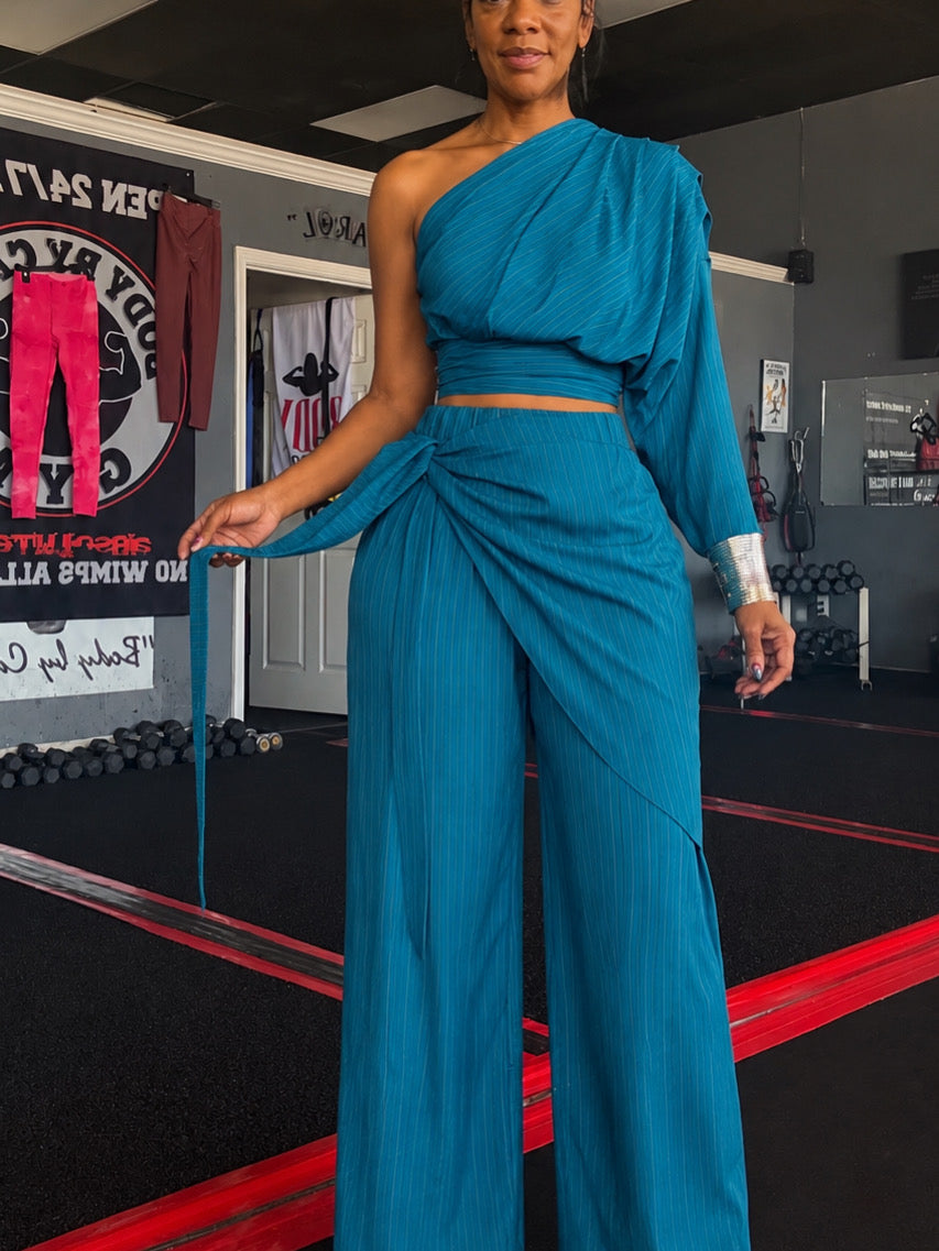 Alpha Women 2 piece crop top and pants