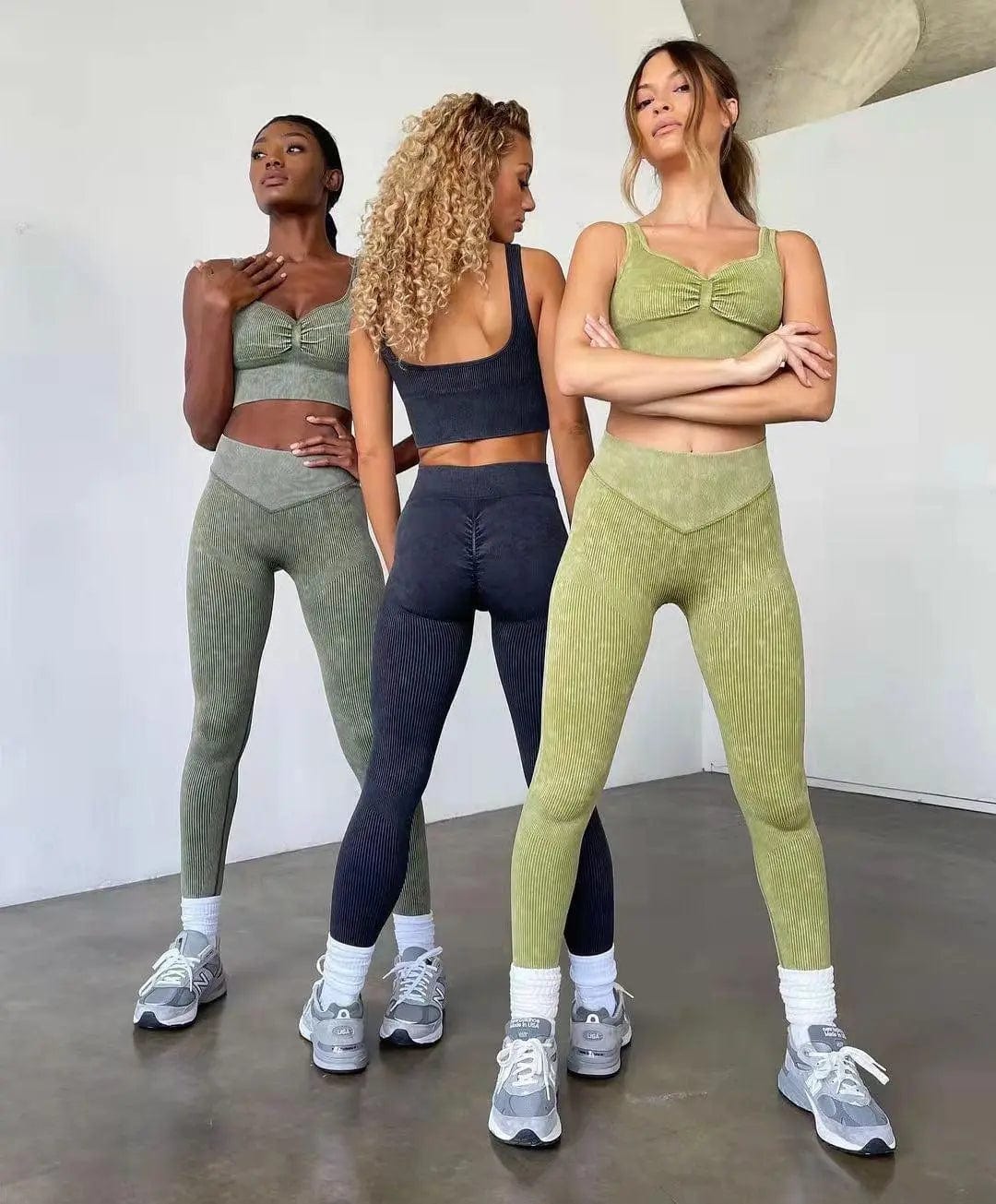 wholesale sport tops womens gym scrunch bum leggings sets ribbed seamless yoga set Alpha C Apparel